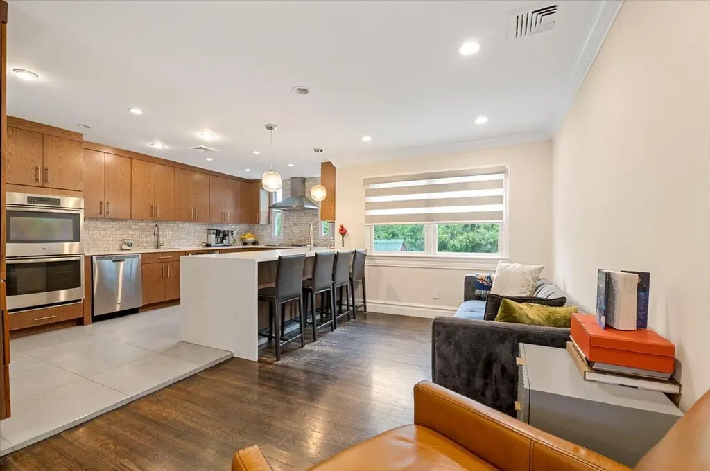 432 Rugby Road Cedarhurst NY 11516