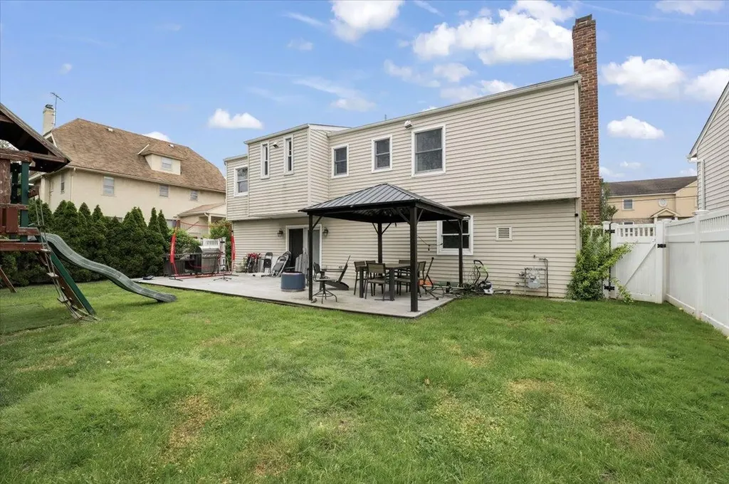 432 Rugby Road Cedarhurst NY 11516