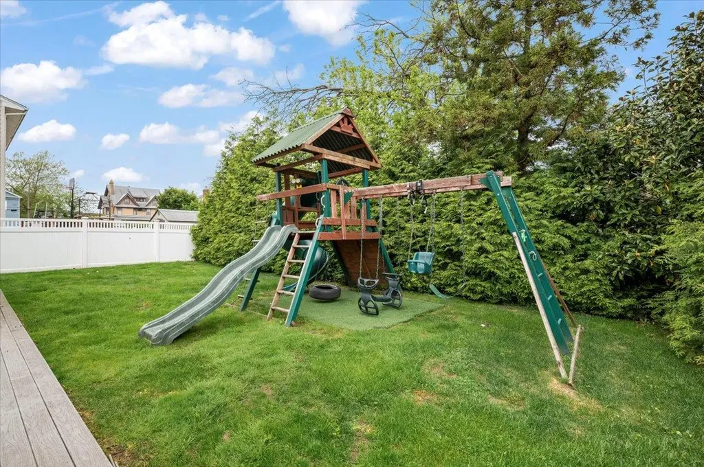 432 Rugby Road Cedarhurst NY 11516