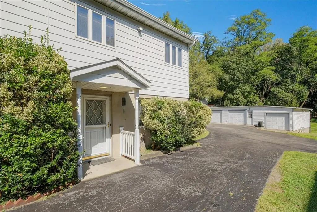 3247 Albany Post Road Buchanan NY 10511