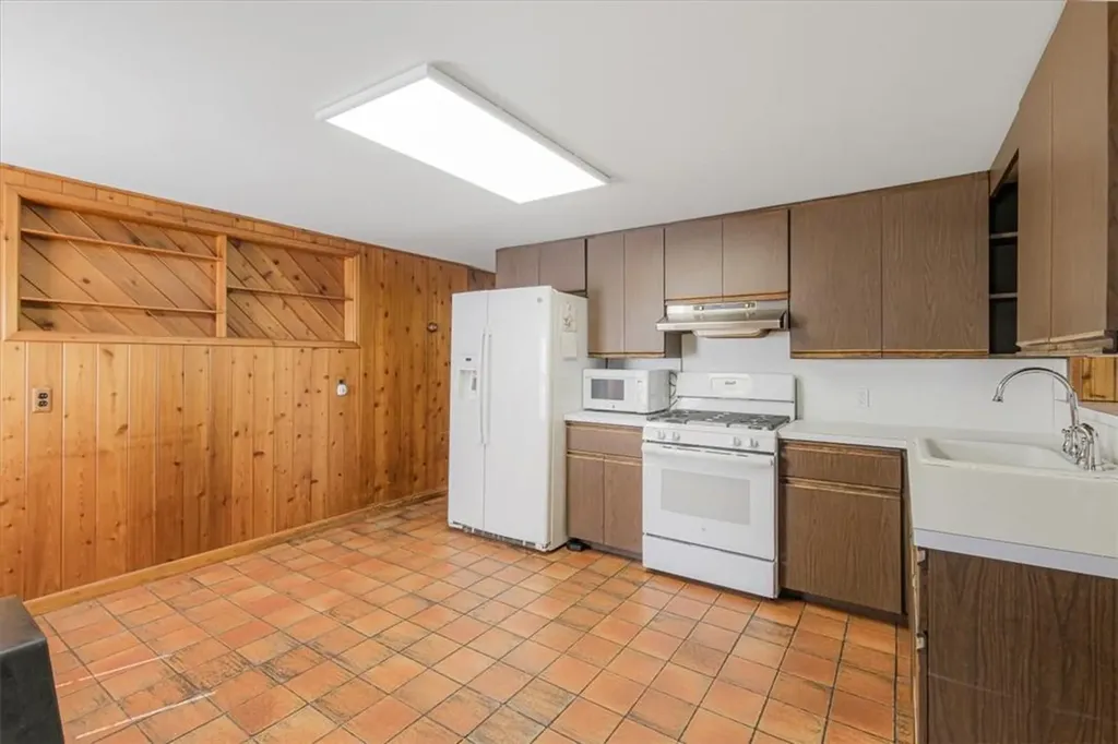 3247 Albany Post Road Buchanan NY 10511