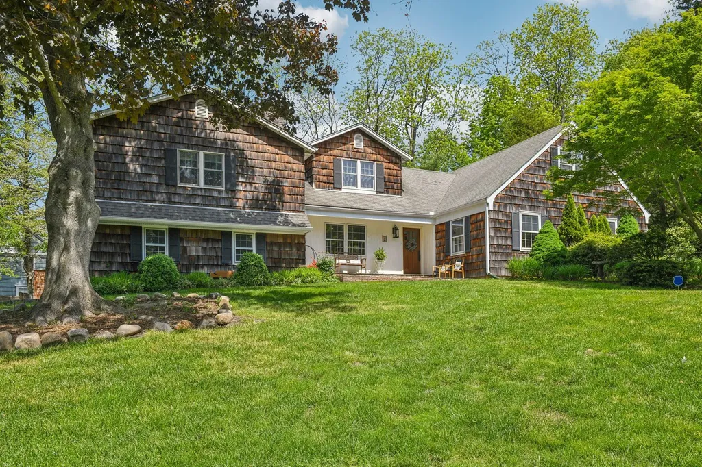 1 Cakewalk Terrace Smithtown NY 11787