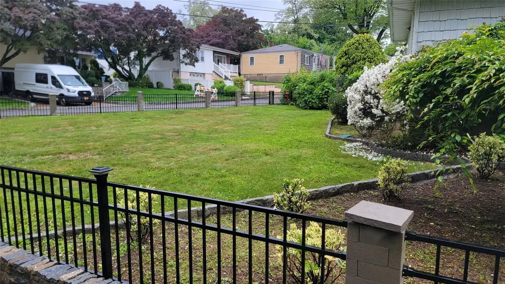 1 Cheshire Lane Yonkers NY 10710