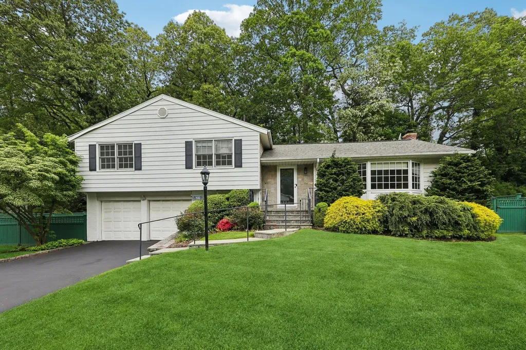 56 Rolling Way New Rochelle NY 10804
