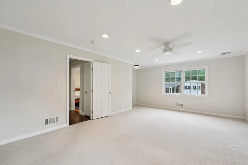 56 Rolling Way New Rochelle NY 10804