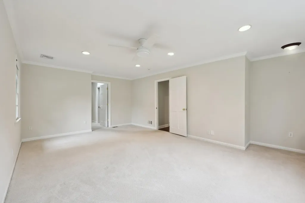 56 Rolling Way New Rochelle NY 10804