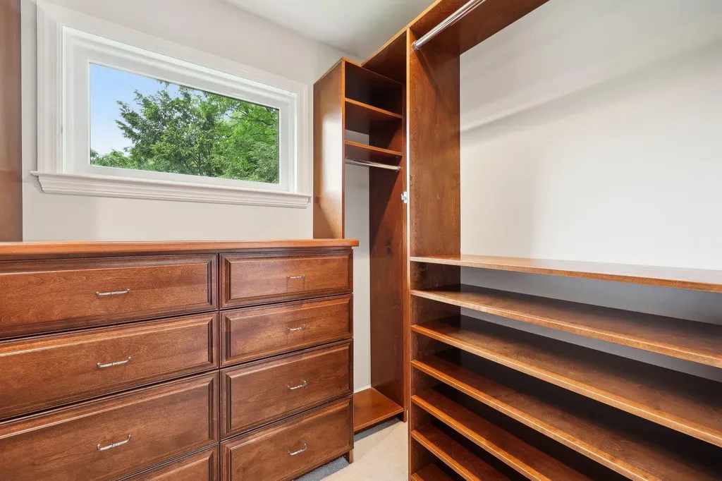 56 Rolling Way New Rochelle NY 10804