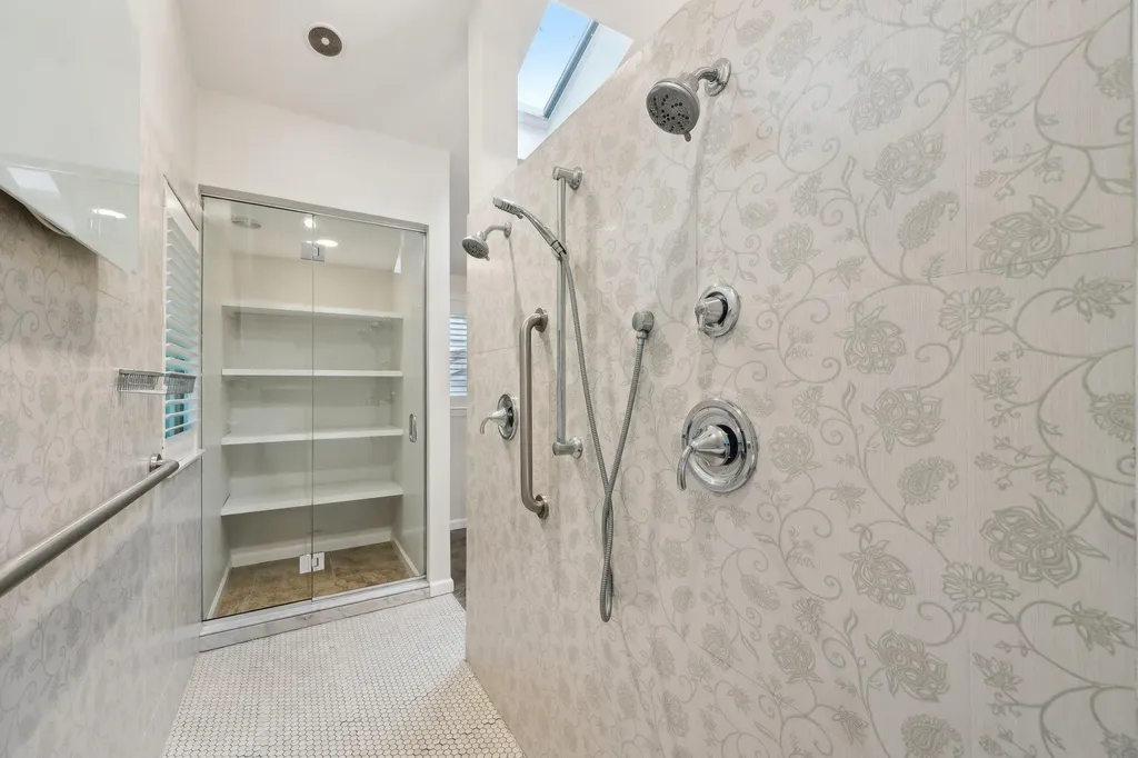 56 Rolling Way New Rochelle NY 10804