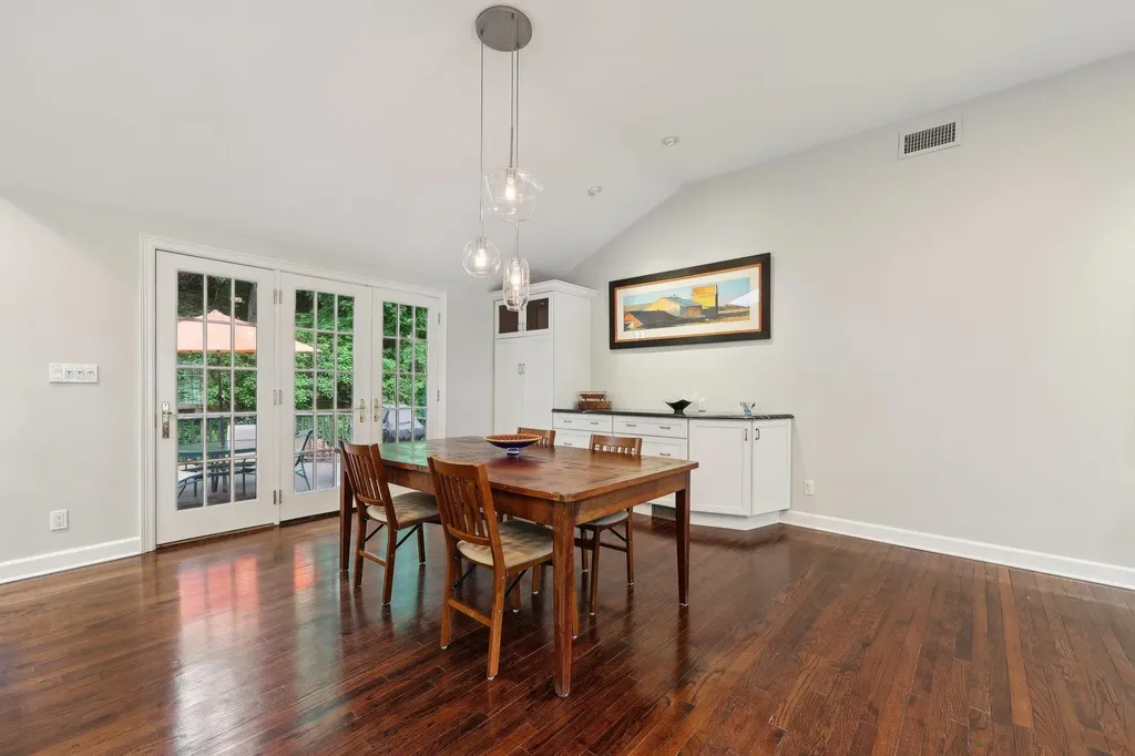 56 Rolling Way New Rochelle NY 10804