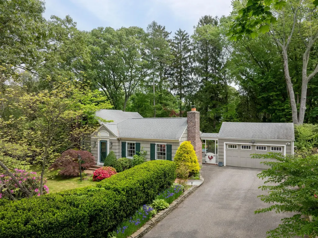 23 Severin Place Huntington NY 11743