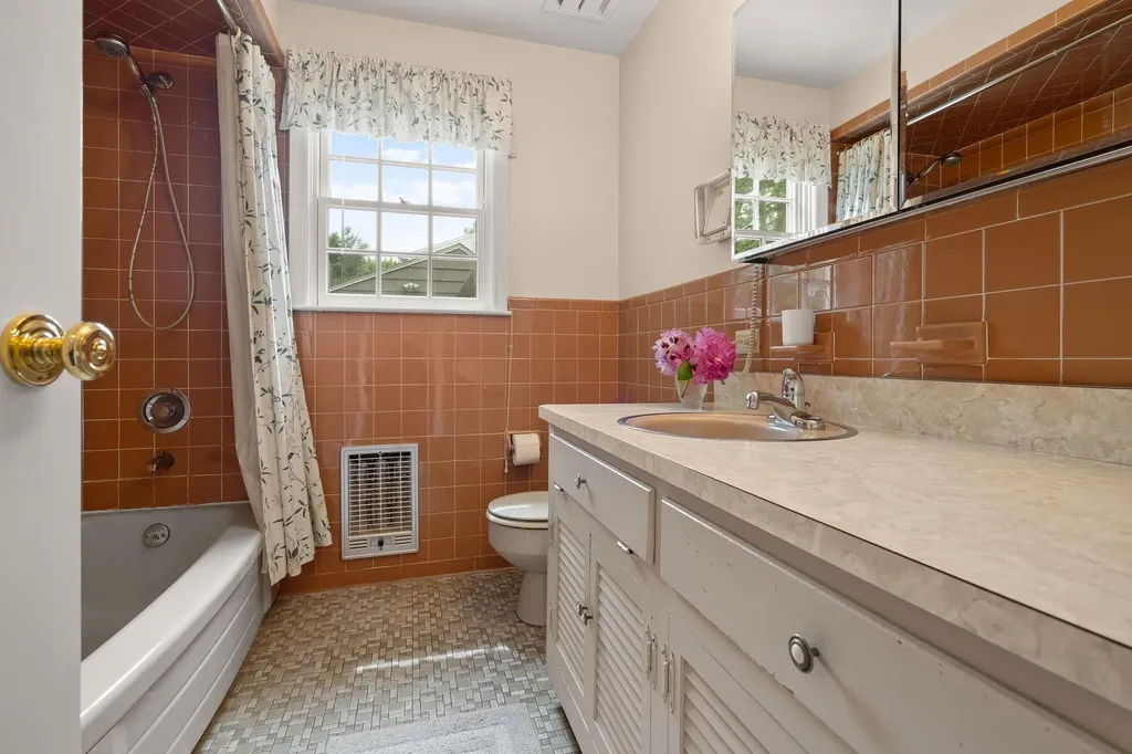 23 Severin Place Huntington NY 11743
