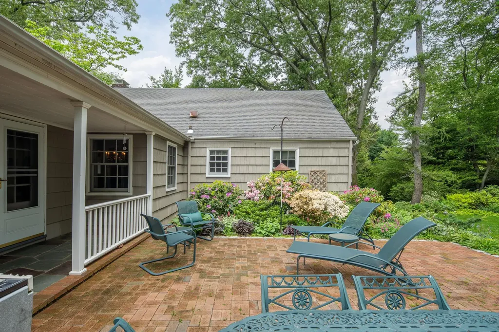 23 Severin Place Huntington NY 11743