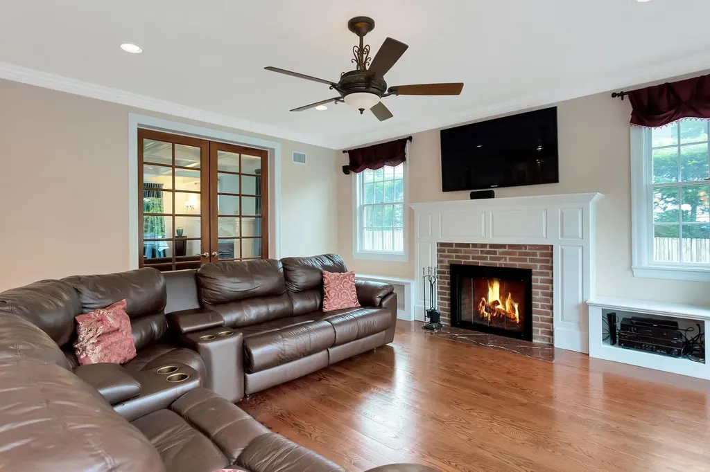 11 Plandome Drive Manhasset NY 11030