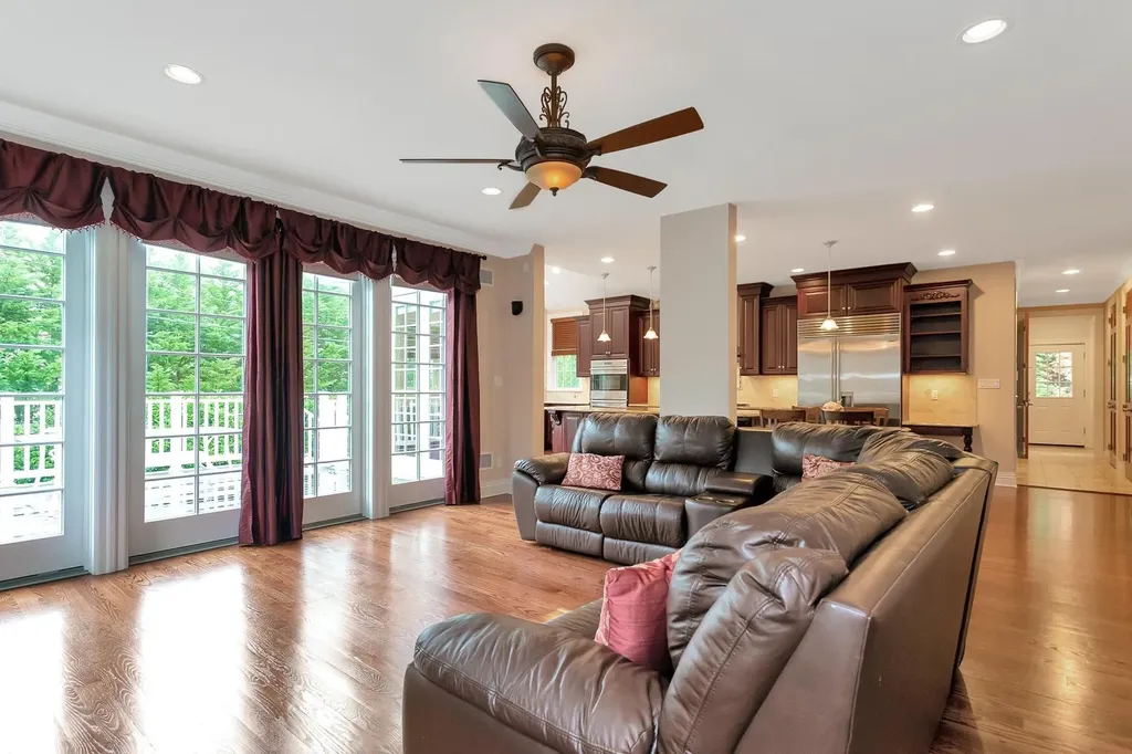 11 Plandome Drive Manhasset NY 11030