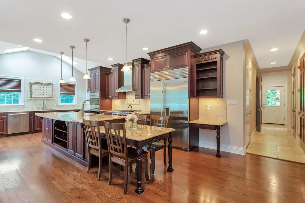 11 Plandome Drive Manhasset NY 11030
