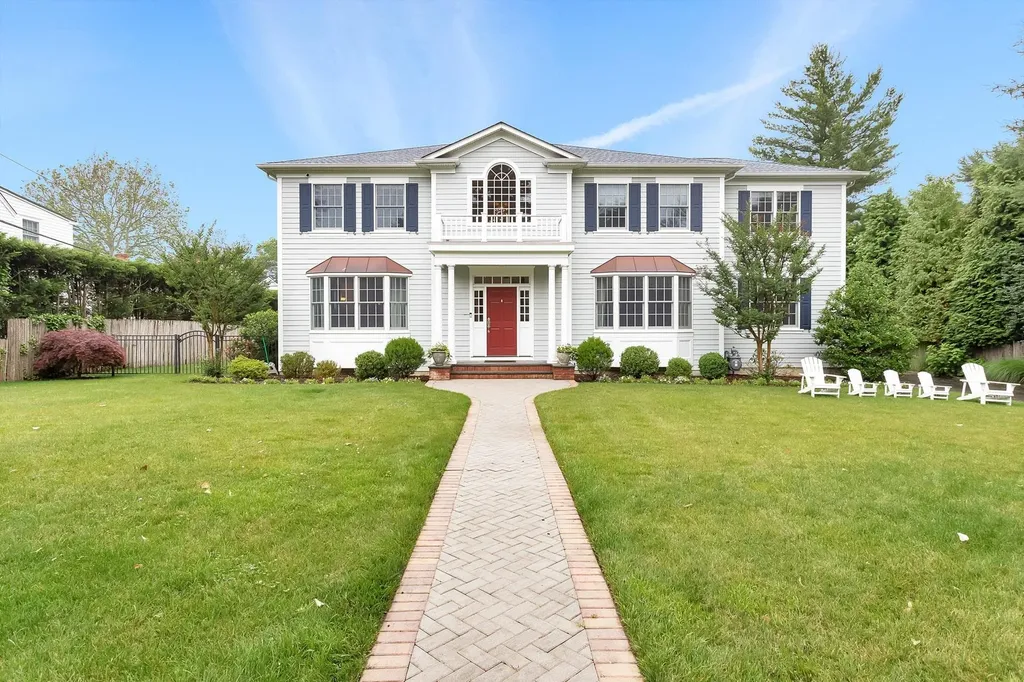 11 Plandome Drive Manhasset NY 11030