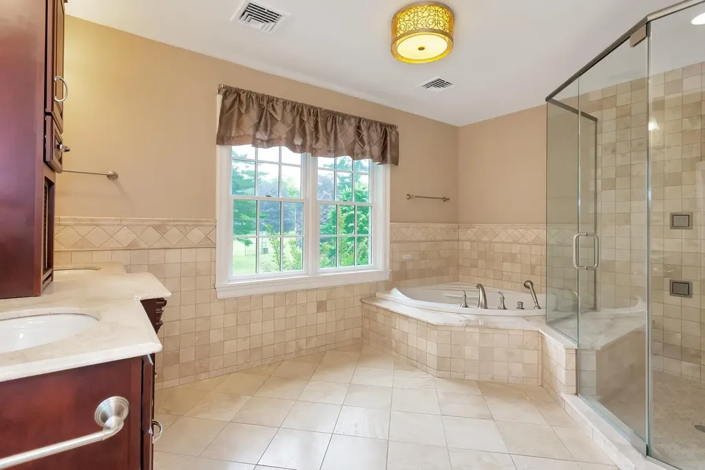 11 Plandome Drive Manhasset NY 11030