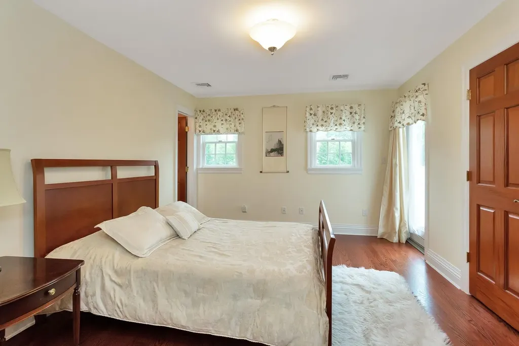11 Plandome Drive Manhasset NY 11030