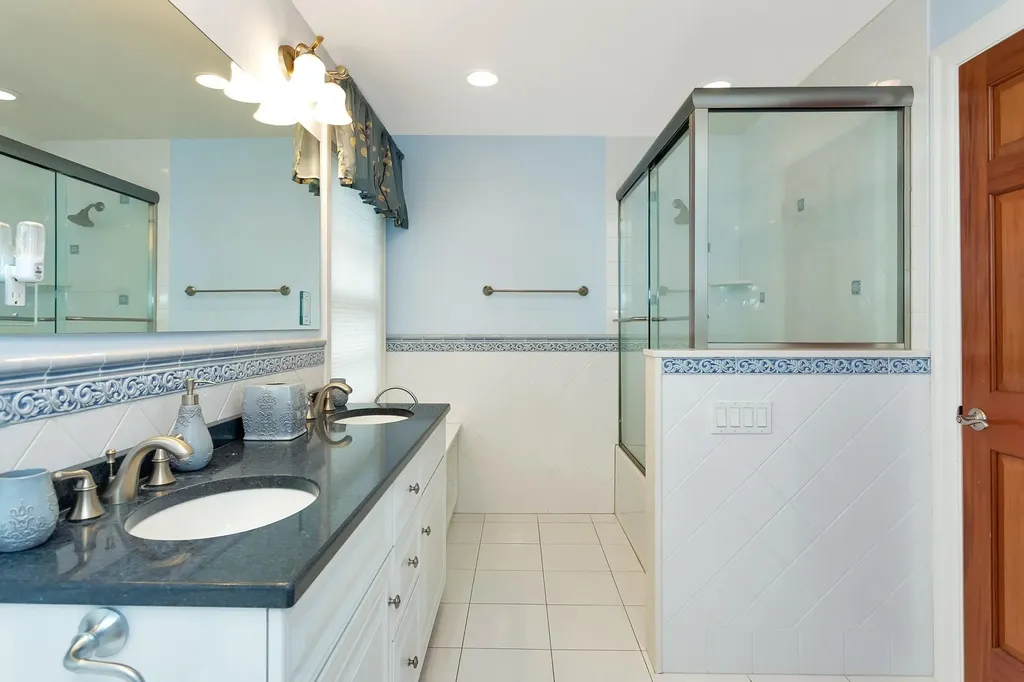 11 Plandome Drive Manhasset NY 11030