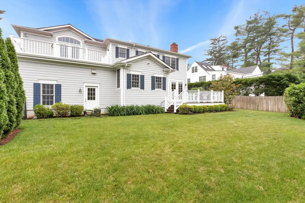 11 Plandome Drive Manhasset NY 11030