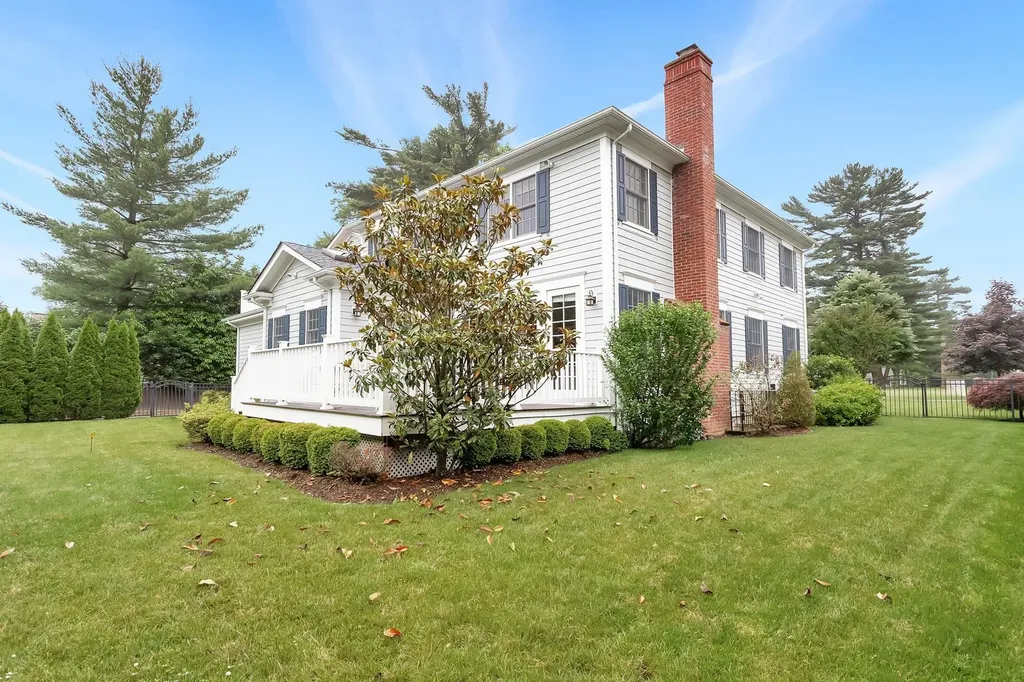 11 Plandome Drive Manhasset NY 11030