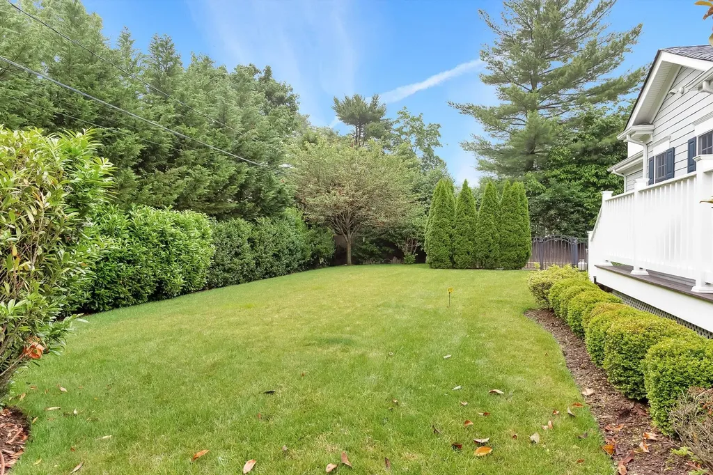11 Plandome Drive Manhasset NY 11030