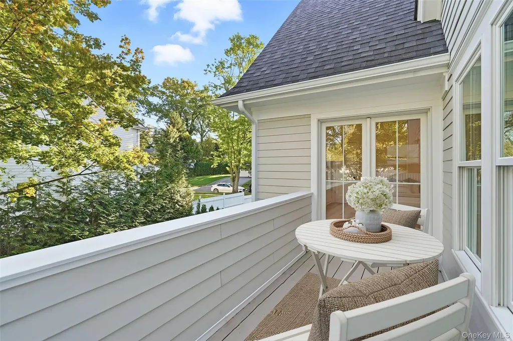 76 Glen Oaks Drive Rye NY 10580