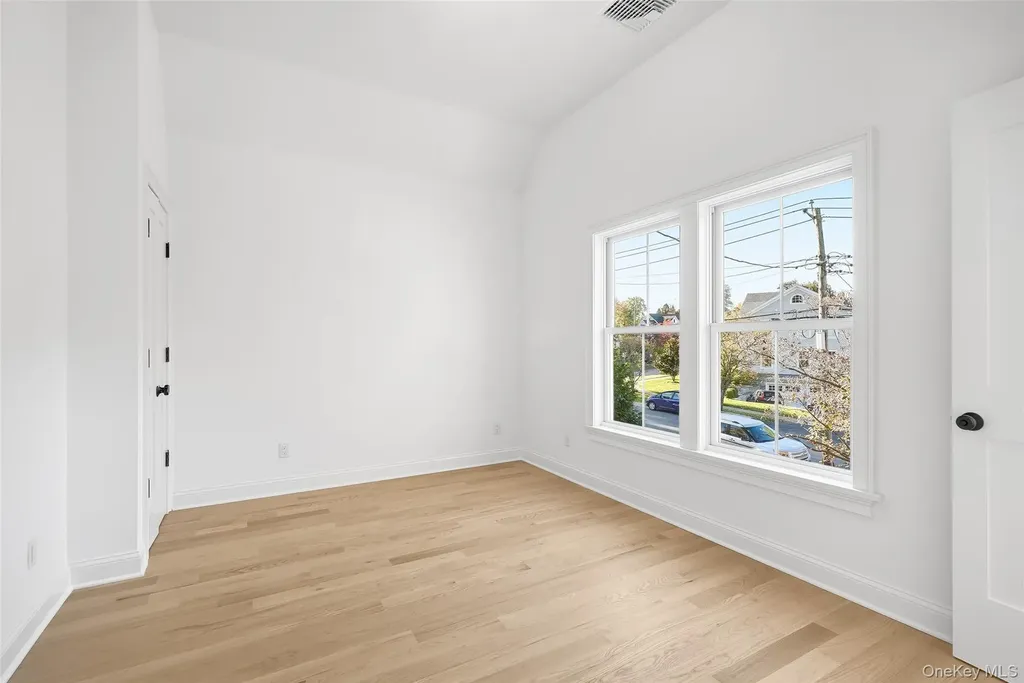 76 Glen Oaks Drive Rye NY 10580