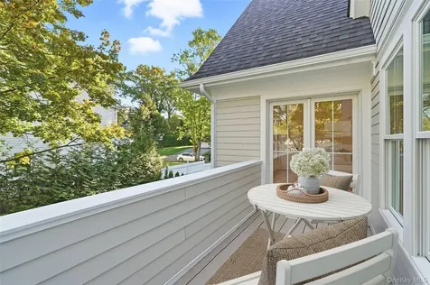 76 Glen Oaks Drive Rye NY 10580
