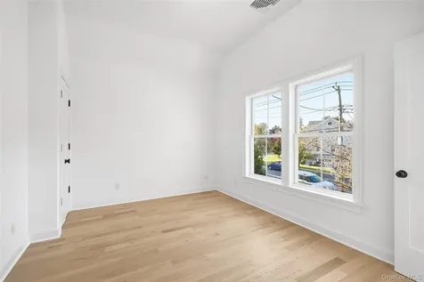 76 Glen Oaks Drive Rye NY 10580