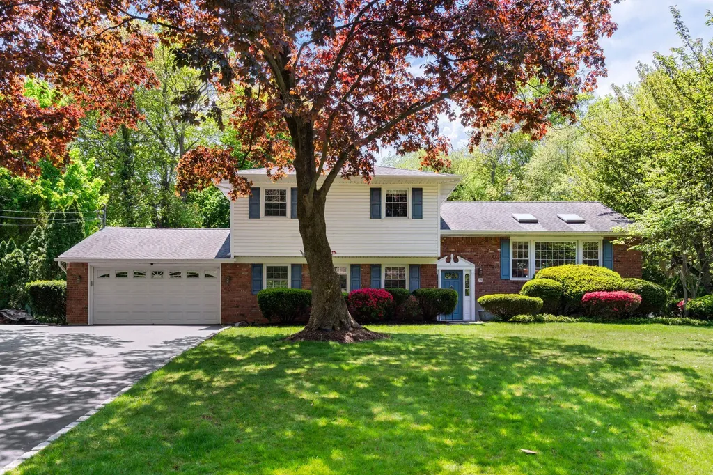 19 Skyline Drive Huntington NY 11743