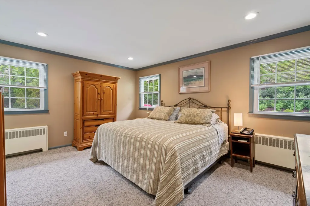 19 Skyline Drive Huntington NY 11743