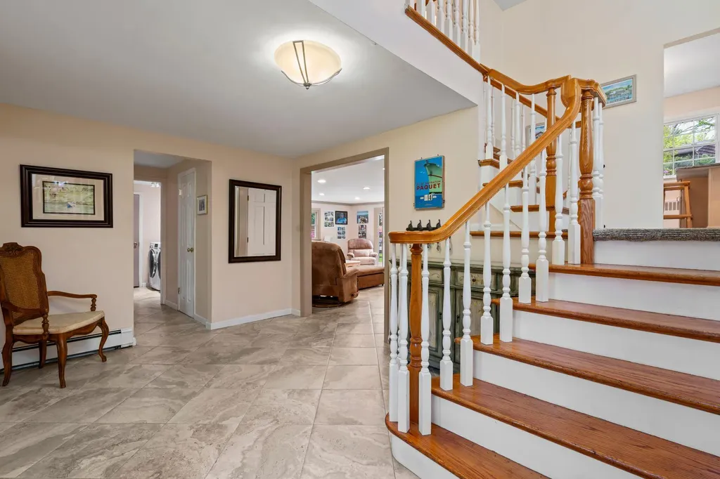 19 Skyline Drive Huntington NY 11743