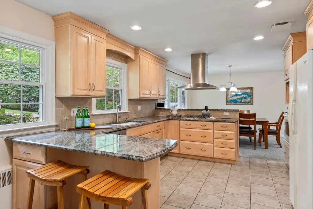 19 Skyline Drive Huntington NY 11743