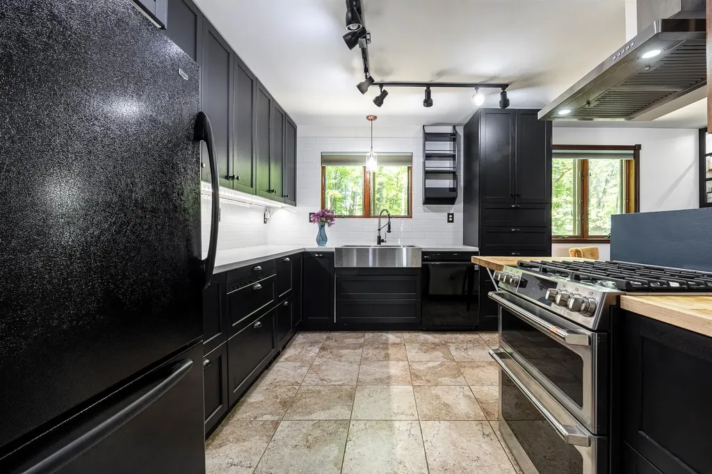 3 Hilltop Road Poughkeepsie NY 12601