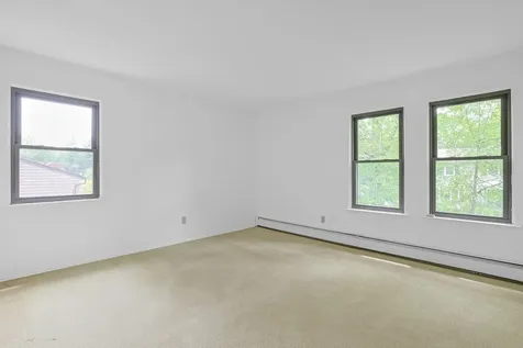 16 Quincy Lane White Plains NY 10605