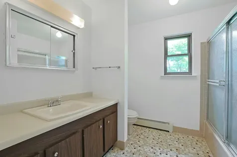 16 Quincy Lane White Plains NY 10605