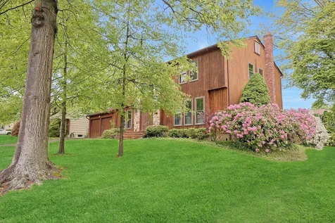16 Quincy Lane White Plains NY 10605