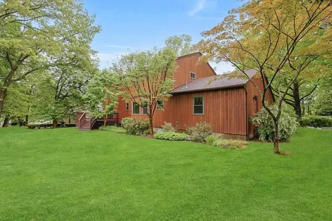 16 Quincy Lane White Plains NY 10605