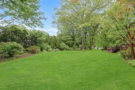 16 Quincy Lane White Plains NY 10605