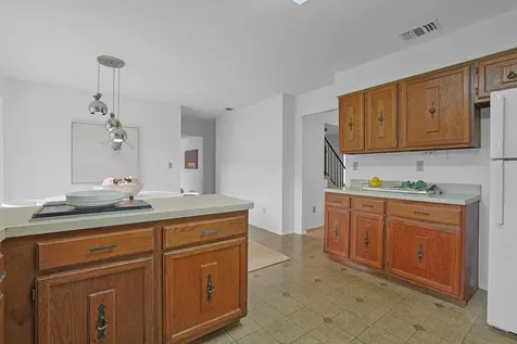 16 Quincy Lane White Plains NY 10605