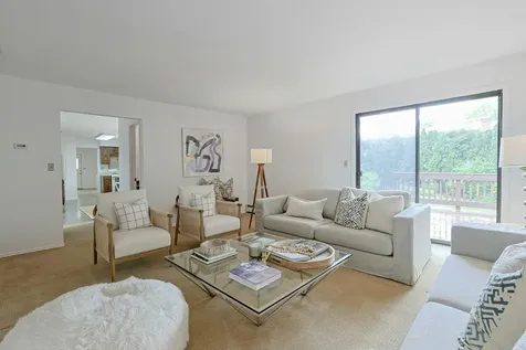 16 Quincy Lane White Plains NY 10605