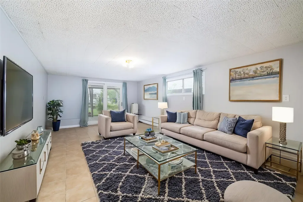 34 E Bedell Street Freeport NY 11520