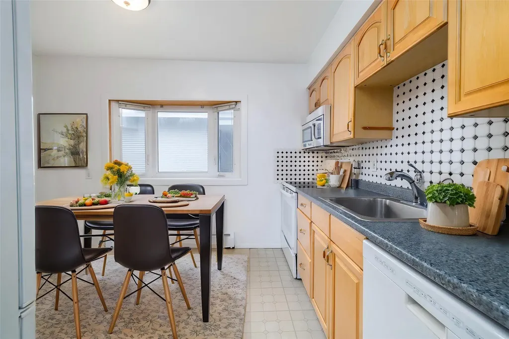 34 E Bedell Street Freeport NY 11520