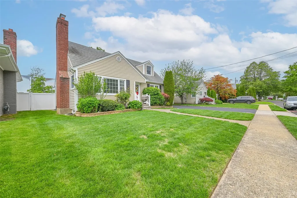 1652 Baker Avenue Merrick NY 11566