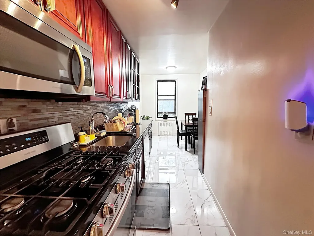 270 N Broadway Yonkers NY 10701