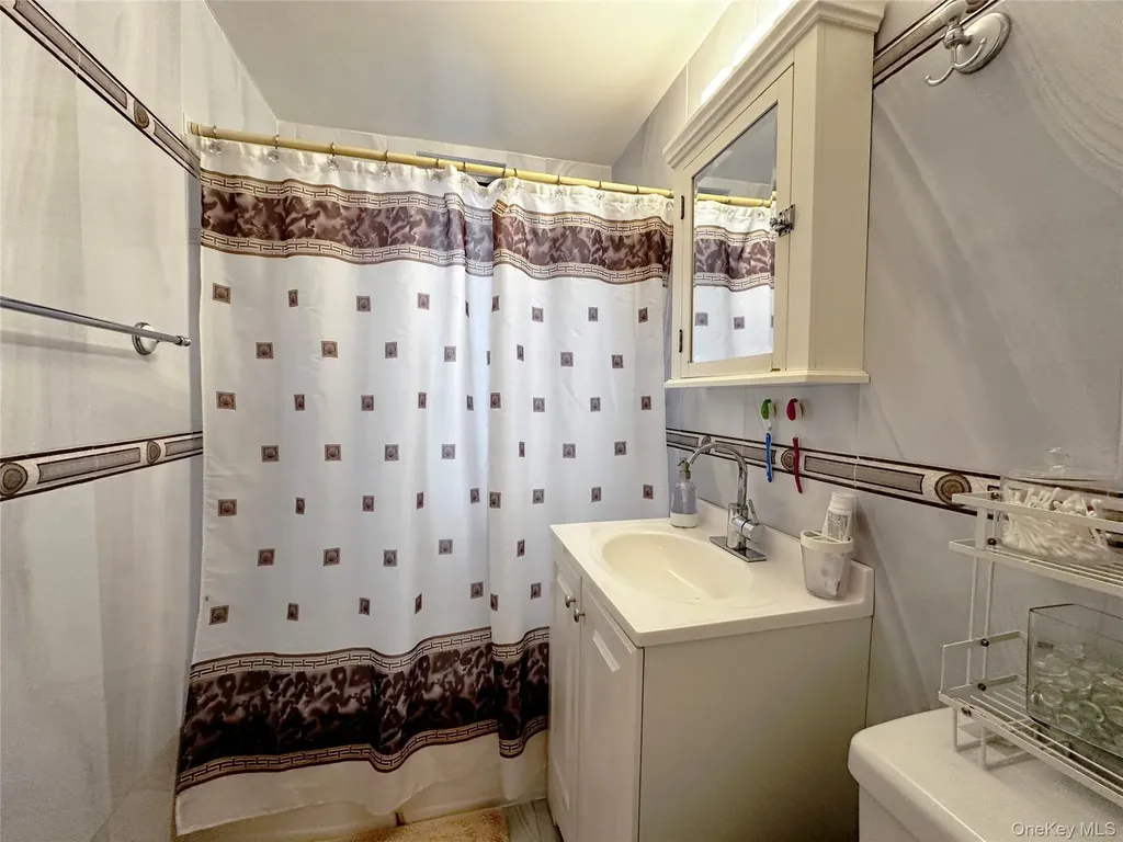 270 N Broadway Yonkers NY 10701