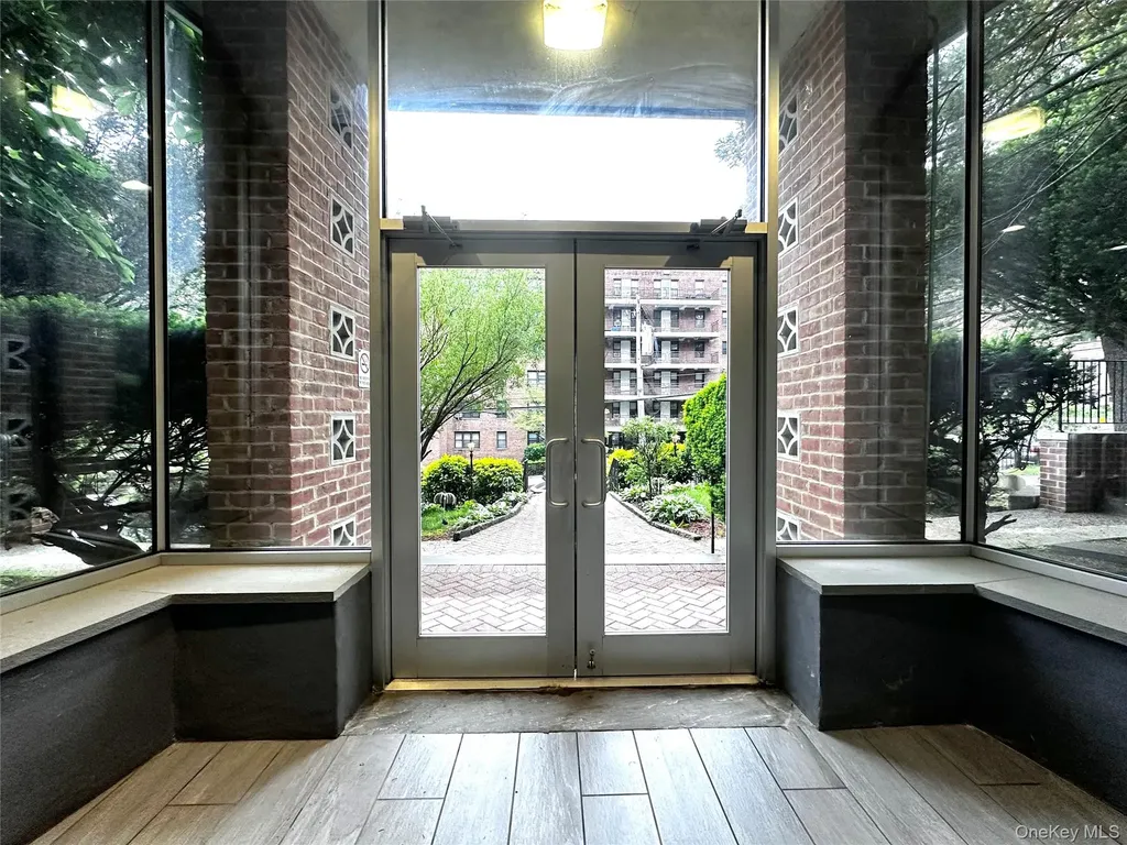 270 N Broadway Yonkers NY 10701