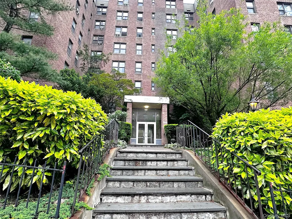 270 N Broadway Yonkers NY 10701
