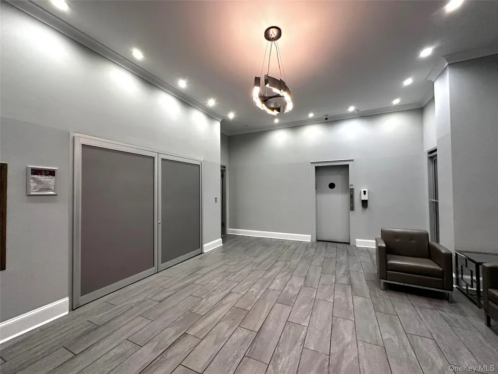 270 N Broadway Yonkers NY 10701